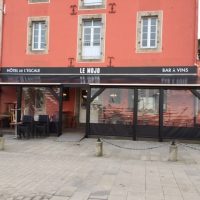 Bâche pour fermer une pergola de l'hôtel de l'escale